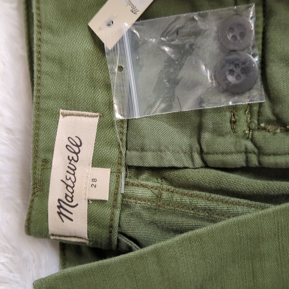 Madewell High Rise Button Fly Cutoff Cargo Shorts...Size 28 - Picture 10 of 11